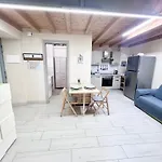 Elephant & Etna House בית נופש *