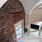 בית נופש Elephant & Etna House *